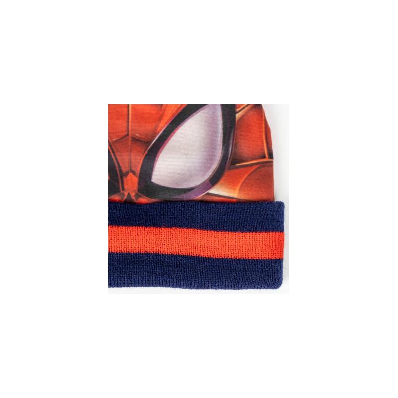 Detalle gorro con diseño de máscara de Spider-Man