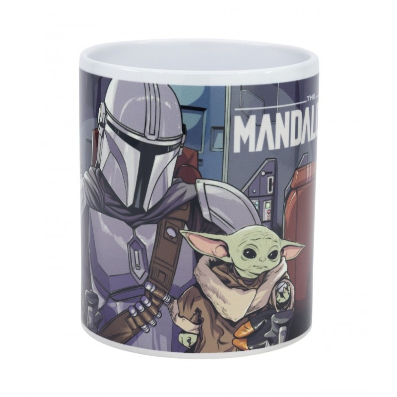 Primer plano de la taza The Mandalorian con el diseño de Din Djarin en alta resolución