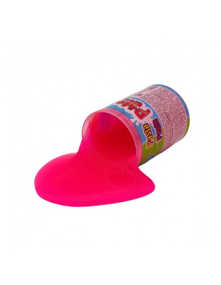 Detalle de la textura elástica y viscosa del slime rosa neón de 40g