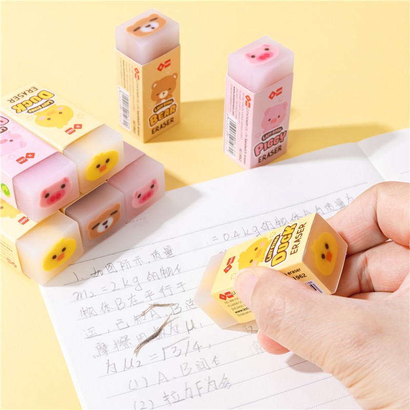 Detalle de goma de borrar con forma de patito de goma clásico.