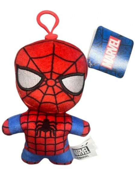 Detalle del llavero de peluche Clip-On de Spider-Man con enganche rojo y etiqueta con licencia oficial de Marvel.