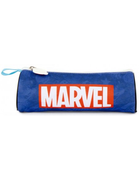 Parte trasera del estuche cilíndrico de Los Vengadores con el logotipo rojo y blanco de Marvel.