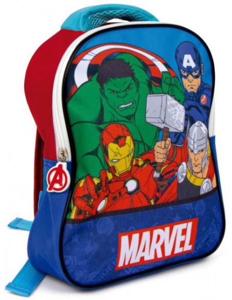 Vista lateral de la mochila de Los Vengadores mostrando el tirador de goma de la cremallera y el logo de Marvel.