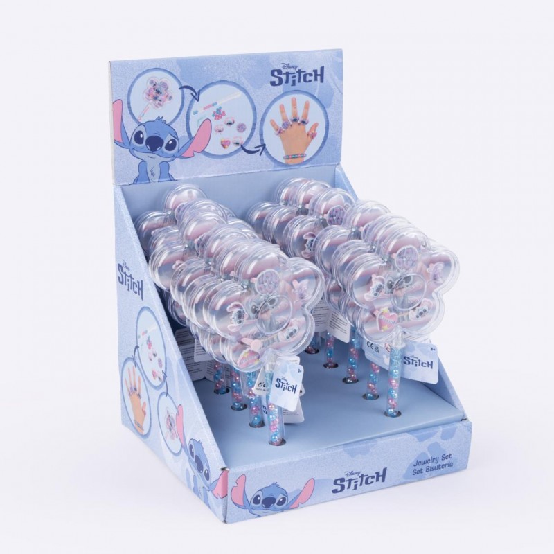 Vista en ángulo del expositor de venta de impulso con los sets de bisutería en varita de Stitch.