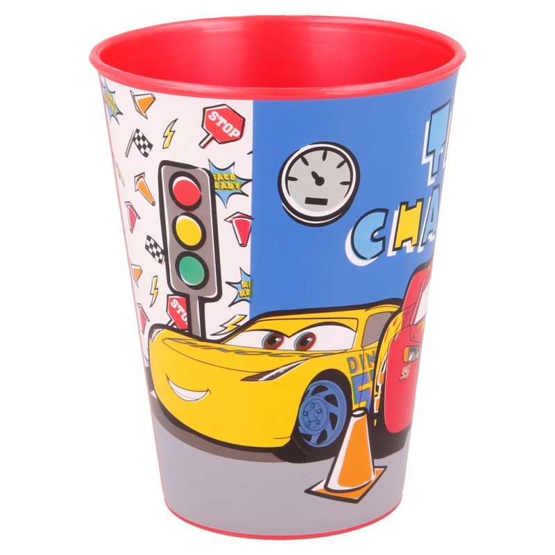 Vaso de plástico infantil reutilizable de Cars mostrando a Cruz Ramírez y un semáforo.