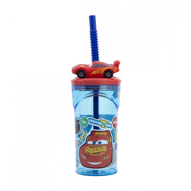 Vaso con figura 3D de Cars decorado con la ilustración frontal de Rayo McQueen y pegatinas de Piston Cup.