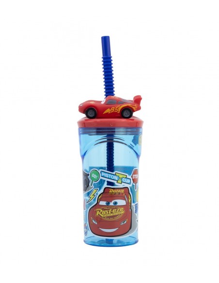 Vaso con figura 3D de Cars decorado con la ilustración frontal de Rayo McQueen y pegatinas de Piston Cup.