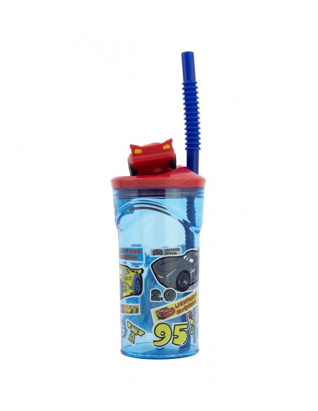 Vaso infantil con pajita y figura 3D de Cars mostrando el diseño lateral con Jackson Storm.
