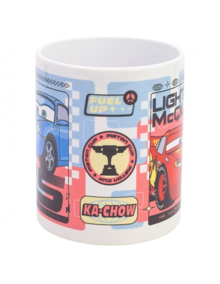 Taza de cerámica oficial de Cars con detalles gráficos de la Piston Cup y lema Ka-Chow.