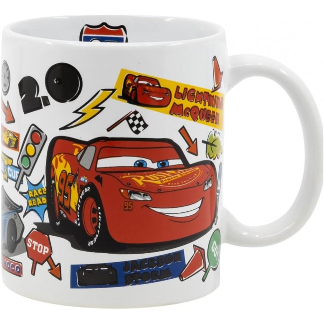 Taza de desayuno infantil de Cars con diseño envolvente de Rayo McQueen y el número 95.