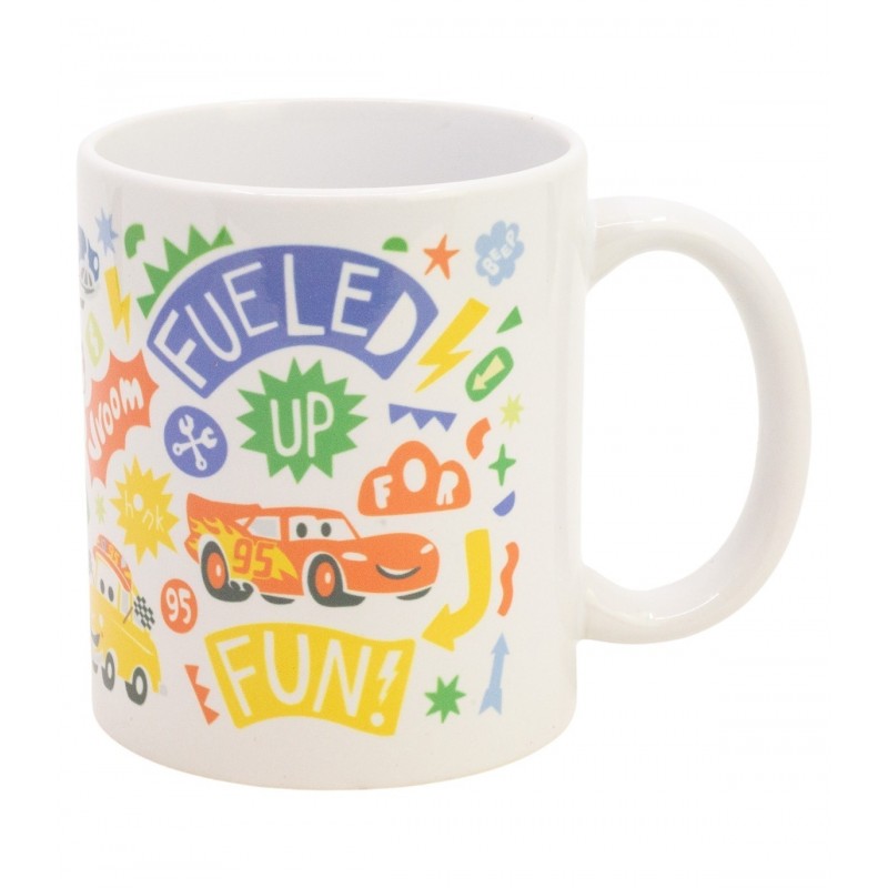 Taza de cerámica de Cars Happy Squad con ilustración de Rayo McQueen y lema Fueled Up.